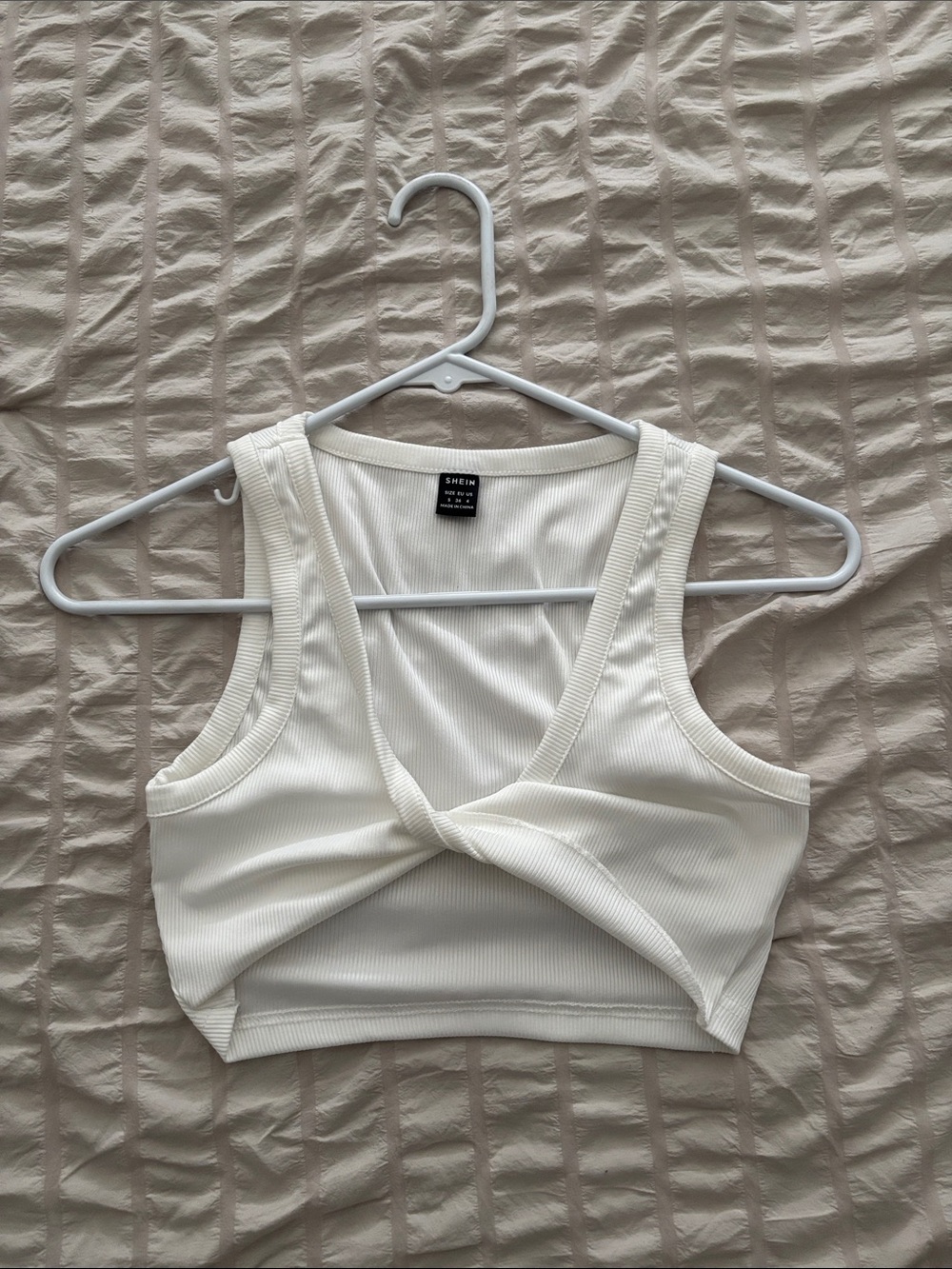 SHEIN White Ribbed Twist-Front Crop Tank
